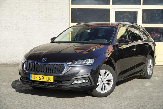 Skoda OCTAVIA Combi 1.0 TSI Business Edition BJ2021 Lmv 16" | Led V+A | Pdc | Navi | Dynamische knipperlichten | Elek. achterklep | App-Connect | Dashboard verlichting | Virtual cockpit | Climate control | Cruise control | Extra getint glas