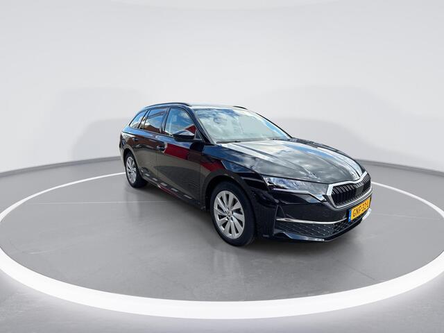 Skoda OCTAVIA Combi 1.5 TSI 115pk DSG MHEV Business Edition Plus · Camera · Inklap. Trekhaak · Keyless · Elek. Achterklep · Apple/Android Car Play · ACC · Garantie t/m 29-09-2028 of 100.000km