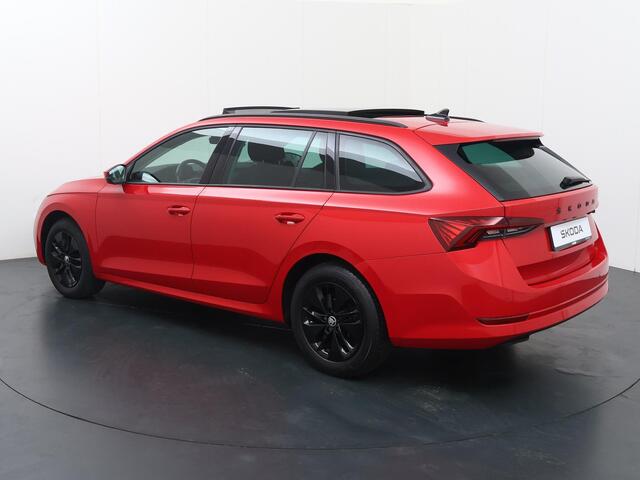 Skoda OCTAVIA Combi 1.0 TSI Business Edition | 110 PK | Panoramadak | Navigatiesysteem Columbus | Achteruitrijcamera |
