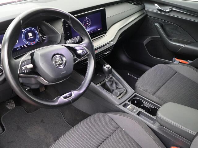 Skoda OCTAVIA Combi 1.0 TSI Business Edition | 110 PK | Panoramadak | Navigatiesysteem Columbus | Achteruitrijcamera |