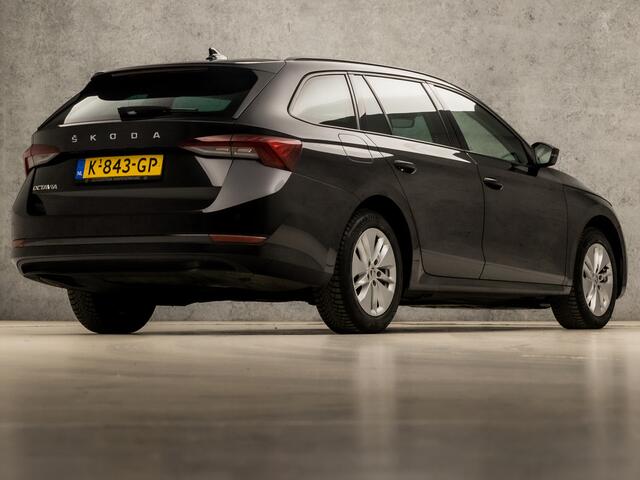 Skoda OCTAVIA Combi 1.0 TSI Sport (VIRTUAL COCKPIT, APPLE CARPLAY, GROOT NAVI, GETINT GLAS, SPORTSTOELEN, LED KOPLAMPEN, KEYLESS, DAB+, NIEUWSTAAT)