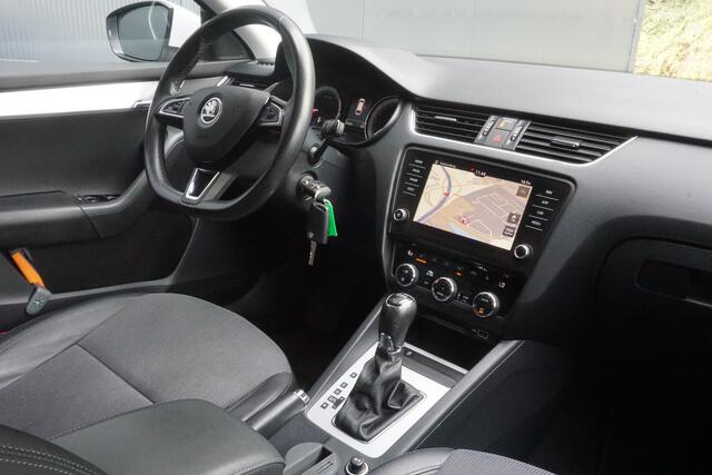 Skoda OCTAVIA Combi 1.0 TSI Greentech Ambition Business | Origineel NL | Automaat | Cruise Control | PDC | Climate Control | Navigatie | Trekhaak |