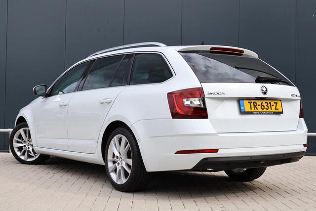 Skoda OCTAVIA Combi 1.0 TSI Greentech Style Business Automaat | Stoelverwarming | Trekhaak | Camera | LED | Canton