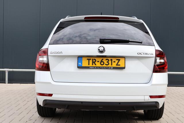 Skoda OCTAVIA Combi 1.0 TSI Greentech Style Business Automaat | Stoelverwarming | Trekhaak | Camera | LED | Canton