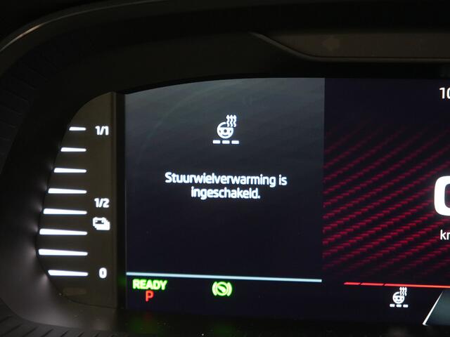 Skoda OCTAVIA 1.4 TSI RS iV Plug In Hybrid 245pk Dealer O.H. PHEV | Panodak | Head Up | Adaptive Cruise | Apple Carplay | Canton Audio | Crystal LED | RS Sportstoelen Verwarmd | Keyless | Front & Lane Assist | Sportstuur Verwarmd | Navigatie | DAB |