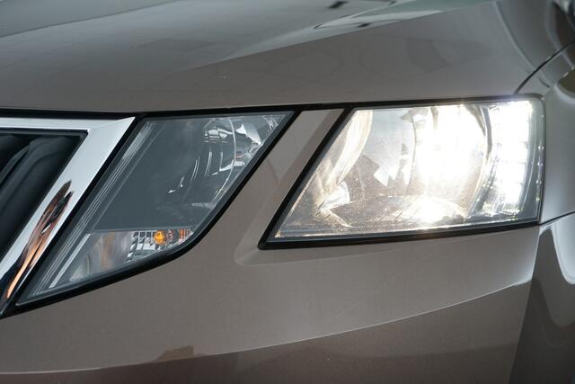 Skoda OCTAVIA Combi 1.0 TSI Greentech Ambition Business