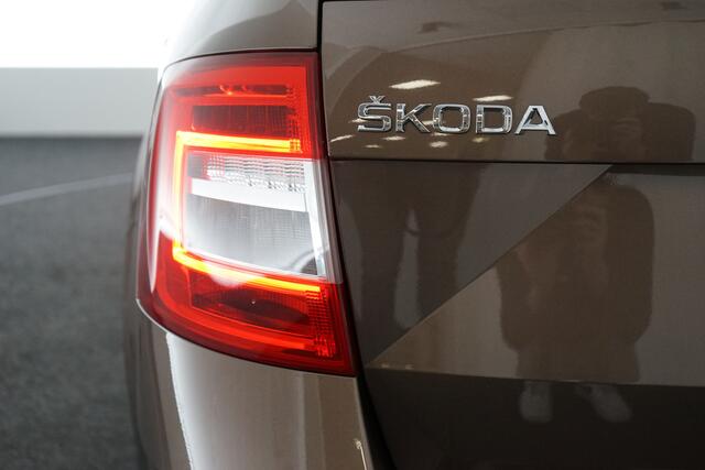 Skoda OCTAVIA Combi 1.0 TSI Greentech Ambition Business