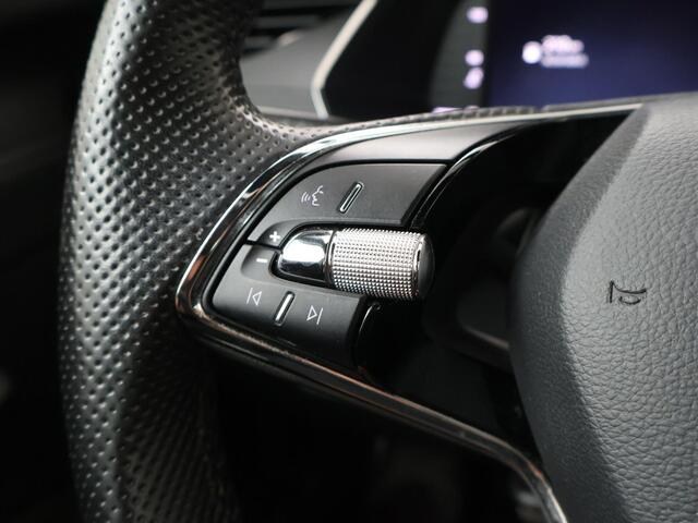 Skoda OCTAVIA Combi 1.0 TSI Sport Business | 110 PK | Trekhaak wegklapbaar | Navigatie | Cruise controle | PDC achter | ECC |