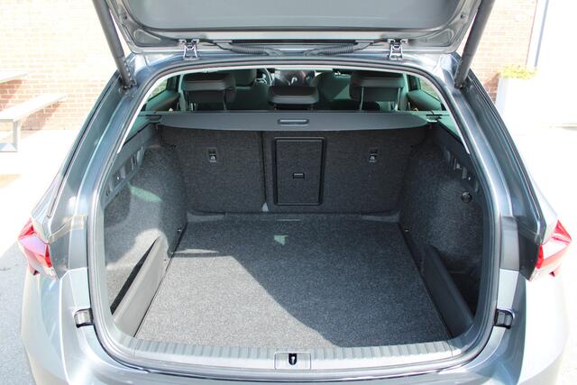 Skoda OCTAVIA Combi 1.5 TSI MHEV Business Edition |TREKHAAK|ACC|KEYLESS|LED-MATRIX|