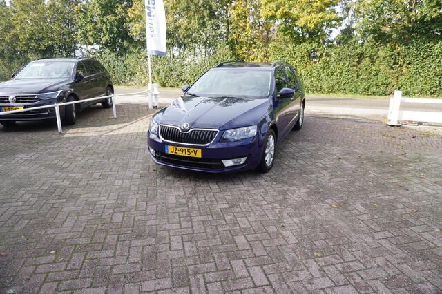 Skoda OCTAVIA 1.0 TSI Greentech Ambition Business TREKHAAK CLIMA NAVI