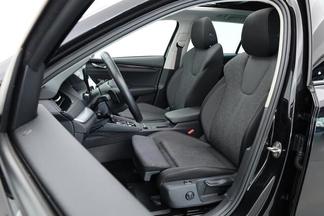 Skoda OCTAVIA Combi 1.5 e-TSI Sport Business | Adapt. Cruise | Pano | CarPlay | Massage | Keyless | Trekhaak 1500 kg | 4 Seasons