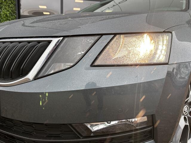 Skoda OCTAVIA 1.0 TSI Greentech Ambition Business | Pano | Carplay | 17" LMV