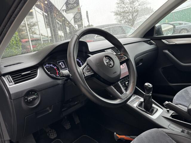 Skoda OCTAVIA 1.0 TSI Greentech Ambition Business | Pano | Carplay | 17" LMV