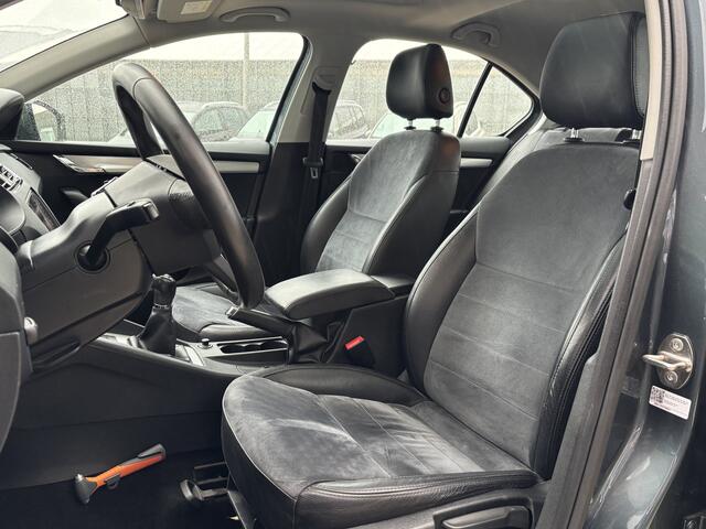 Skoda OCTAVIA 1.0 TSI Greentech Ambition Business | Pano | Carplay | 17" LMV