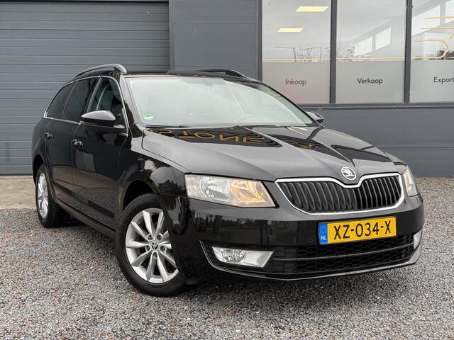 Skoda OCTAVIA Combi 1.2 TSI Greentech Style Navi,Clima,Cruise,PDC V+A,Stoelverwarming,Bluetooth,APK tot 05-2026