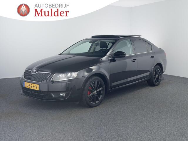 Skoda OCTAVIA 1.4 TSI Greentech Style Businessline | Pano | Camera | Canton | Trekhaak | Carplay |