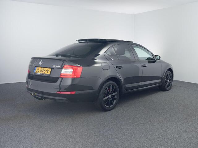 Skoda OCTAVIA 1.4 TSI Greentech Style Businessline | Pano | Camera | Canton | Trekhaak | Carplay |