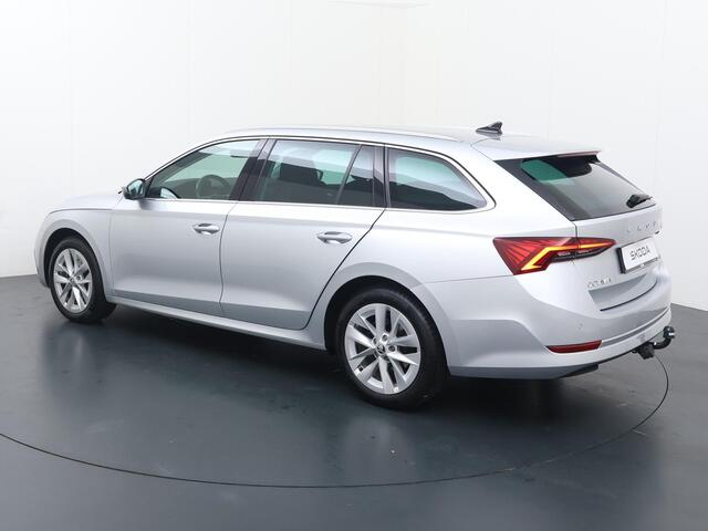Skoda OCTAVIA Combi 1.0 e-TSI Business Edition Plus | 110 PK | Automaat | Trekhaak | Navigatiesysteem |