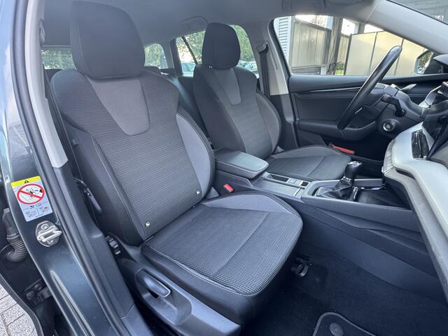 Skoda OCTAVIA Combi 1.0 TSI Business Edition Virtual/Trekhaak/Clima/Navi/LED/Cruise/LM-Velgen