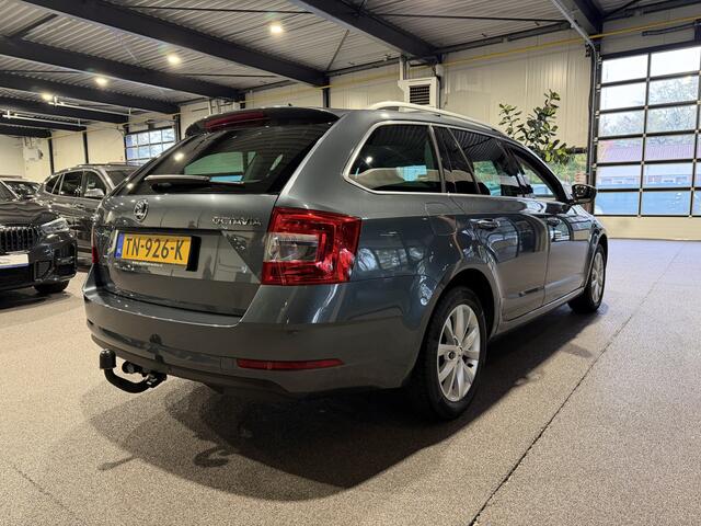Skoda OCTAVIA Combi 1.0 TSI Greentech Ambition Business Navigatie | Apple Carplay | Trekhaak | Nette auto