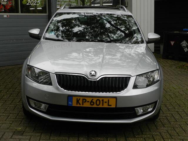 Skoda OCTAVIA Combi 1.0 TSI 116PK Automaat Ambition Business Navi Half leer Dubbel panodak
