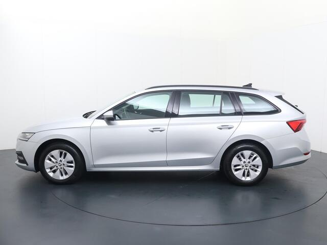 Skoda OCTAVIA Combi 1.0 e-TSI Ambition | 110 PK | Automaat | Trekhaak wegklapbaar | Navigatiesysteem |