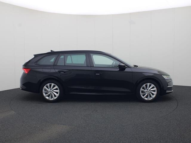 Skoda OCTAVIA Combi 1.5TSI/115PK MHEV Business Edition Plus DSG · Apple/Android Car Play · Trekhaak · Camera + Parkeersensoren · Garantie t/m 29-09-2028 of 100.000km