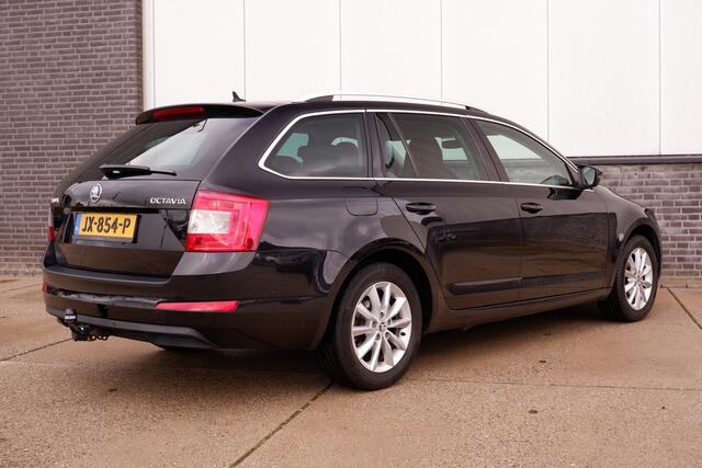 Skoda OCTAVIA Combi 1.0 TSI Greentech Ambition Business | Trekhaak | Leder | Navi | Climate