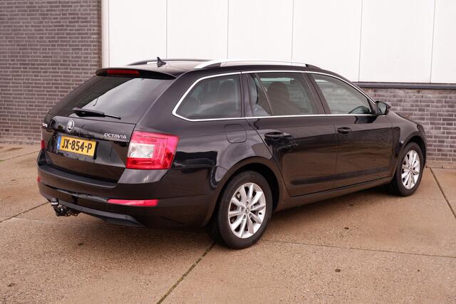 Skoda OCTAVIA Combi 1.0 TSI Greentech Ambition Business | Trekhaak | Leder | Navi | Climate