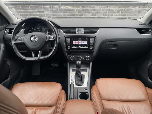 Skoda OCTAVIA Combi 1.0 TSI Greentech Ambition Business | Trekhaak | Leder | Navi | Climate