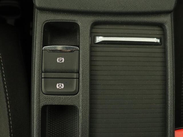 Skoda OCTAVIA 1.0 e-TSI Business Edition | Trekhaak | Adaptive cruise | Carplay | Navigatie | Stuurverwarming | Parkeerhulp | Digital Cockpit | Full LED