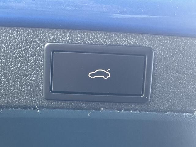 Skoda OCTAVIA Combi 2.0 TSI RS 245PK Sportzetels Nav/Cam Carplay Stoelverw Elek.Klep Race-Blue Voll.Onderhouden!