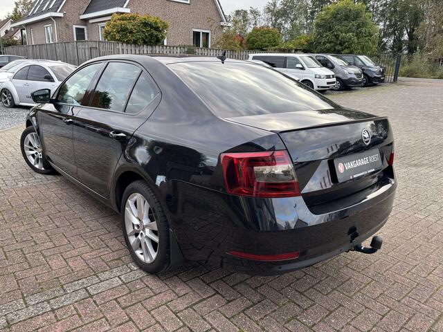 Skoda OCTAVIA 1.5 TSI Automaat Business Edition Trekhaak / Camera / Carplay