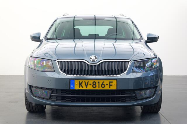Skoda OCTAVIA Combi 1.4 TSI Greentech Style Business | Automaat | Pano | Leer