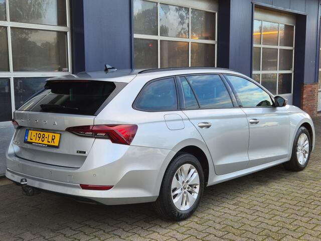 Skoda OCTAVIA Octavia Combi,1.5 e-TSI Business Edition, Trekhaak, 1500KG, Camer, stoel verwarming, VC, Automaat
