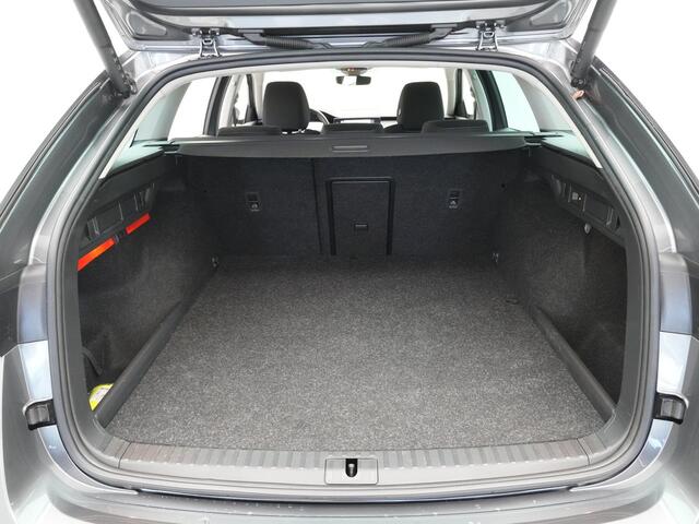 Skoda OCTAVIA Combi 1.4 TSI iV 204pk PHEV Business Edition Navigatie Wegkl.trekhaal Pdc Virtual Cockpit Carplay 321
