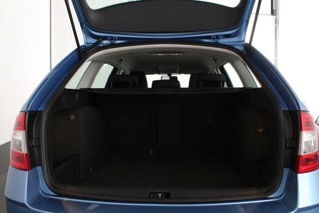 Skoda OCTAVIA Combi 1.0 TSI Greentech Ambition > Automaat/trekhaak/cruise control...