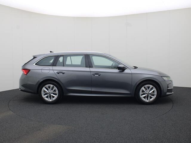 Skoda OCTAVIA Combi 1.5TSI/150PK MHEV Selection DSG · Trekhaak · Camera · Apple/Android Car Play · Achterbank verwarmd · Keyless · Garantie tot januari 2027