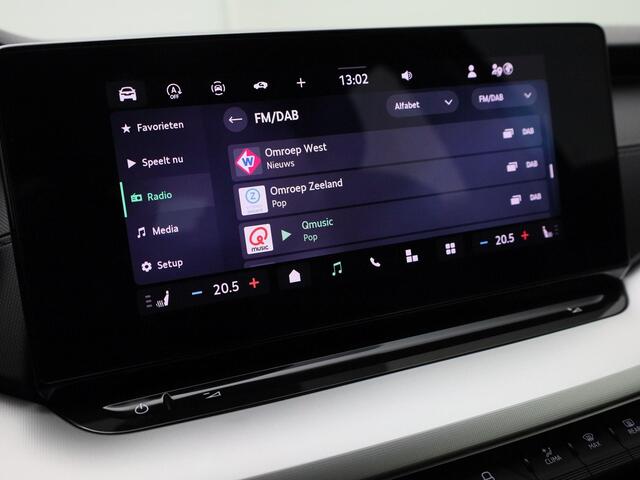 Skoda OCTAVIA Combi 1.5TSI/150PK MHEV Selection DSG · Trekhaak · Camera · Apple/Android Car Play · Achterbank verwarmd · Keyless · Garantie tot januari 2027