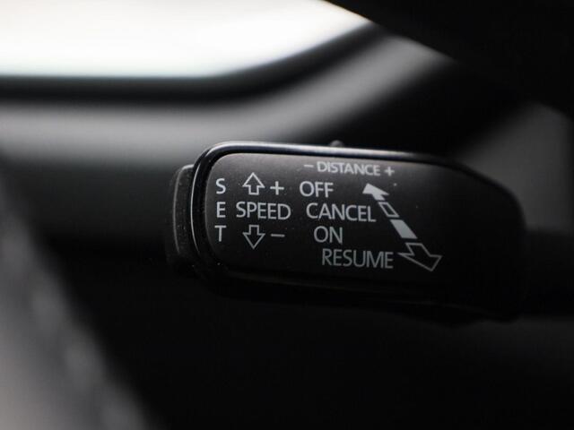 Skoda OCTAVIA Combi 1.5TSI/150PK MHEV Selection DSG · Trekhaak · Camera · Apple/Android Car Play · Achterbank verwarmd · Keyless · Garantie tot januari 2027