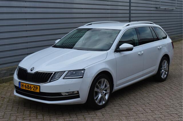 Skoda OCTAVIA Combi 1.5 TSI Greentech Business Edition Plus O.a: Leder, Stoelverw, Camera, Haak, PDC, Carplay, Etc. All-in Prijs!