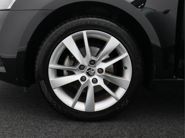 Skoda OCTAVIA Combi 1.5 TSI Greentech Business Edition/ automtaat/ trekhaak!