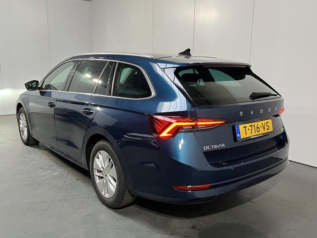 Skoda OCTAVIA Combi 1.0 e-TSI Business Edition / AUTOMAAT/ GARANTIE TM 10-2027/ LED/ BLUETOOTH/ SMART LINK/ NAVI/ SFEERVERLICHT/ STOELVERWARMING/ PARK. SENS/