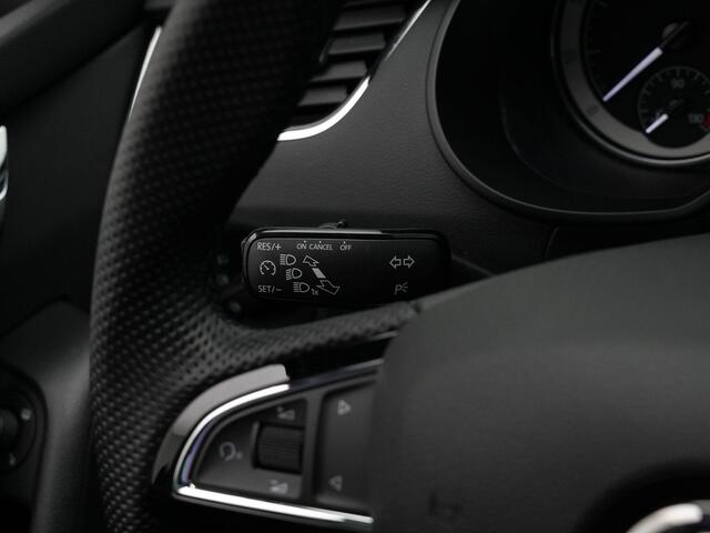 Skoda OCTAVIA 1.0 TSI 115 pk Ambition Business Plus | Navigatie | Stoelverwarming | Parkeersensoren achter | Leder/stof