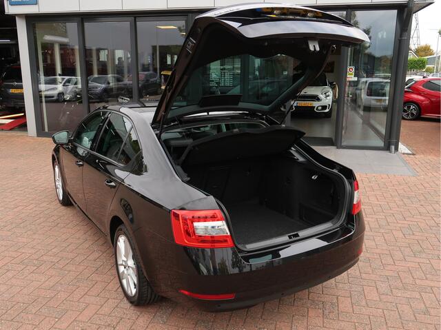 Skoda OCTAVIA 1.5 TSI Business Edition | navigatie | stoelverw | carplay |