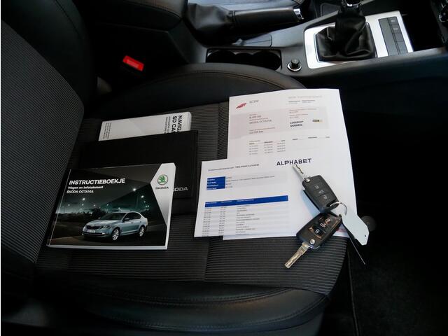 Skoda OCTAVIA Combi 1.0 TSI 115pk Business Navi/ECC/TH/Carplay (all-incl. prijs)