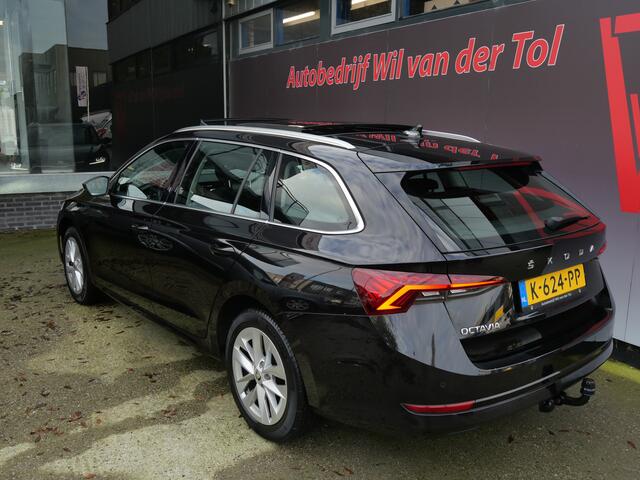 Skoda OCTAVIA Combi 1.0 TSI BUSINESS | PANORAMA | DIGI DASH | LED | TREKHAAK | DEALER O-H!!