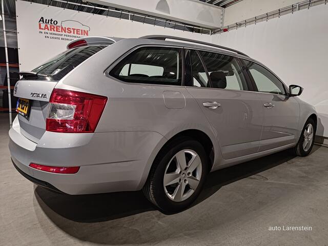 Skoda OCTAVIA Combi TSI 116pk Greentech Ambition Style Business 85kw Navi / Cruise C./ Clima / PDC DAB / WiFi