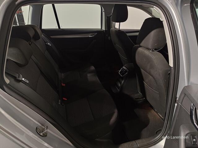 Skoda OCTAVIA Combi TSI 116pk Greentech Ambition Style Business 85kw Navi / Cruise C./ Clima / PDC DAB / WiFi