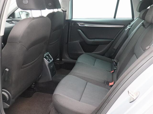 Skoda OCTAVIA Combi 1.0 TSI Greentech Business Edition Plus/ zeer mooi!